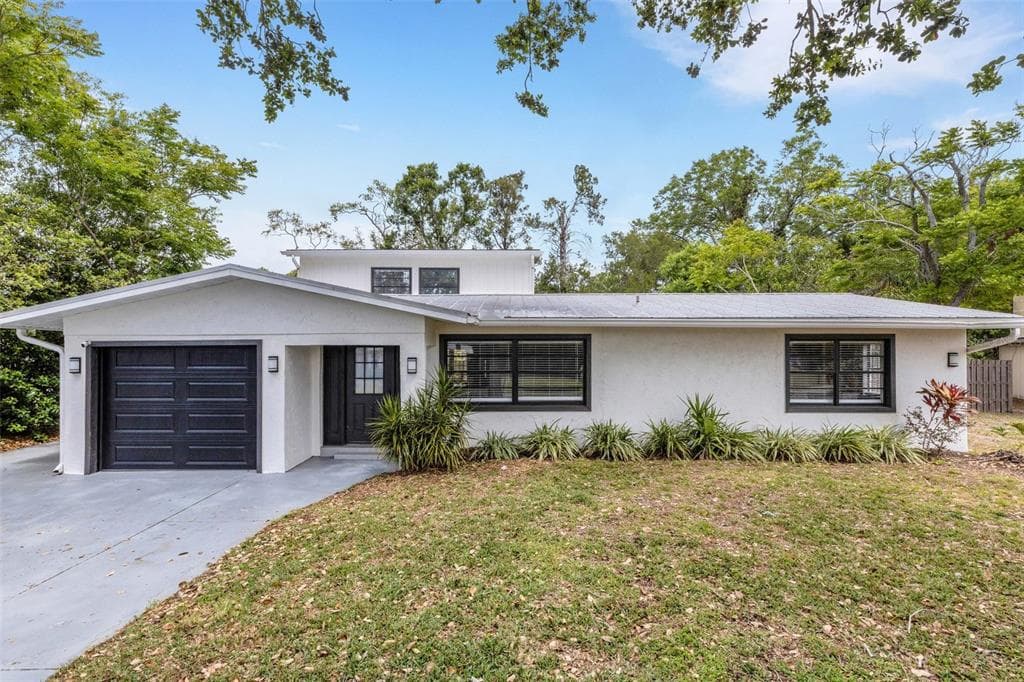3857 WOODROW RIDGE STREET - 4bd/3ba - $470,000 - SARASOTA, FL