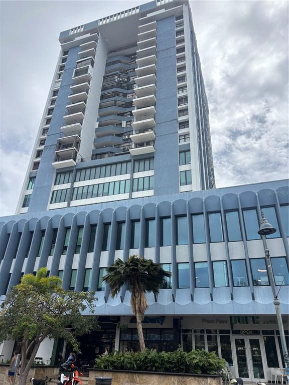 954 PONCE DE LEON UNIT 18E - 3bd/2ba - $2,700 - SAN JUAN, PR