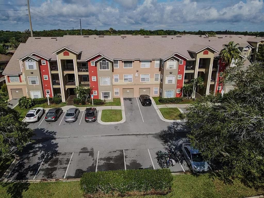2208 ANTIGUA PLACE UNIT 932 - 2bd/2ba - $210,000 - KISSIMMEE, FL