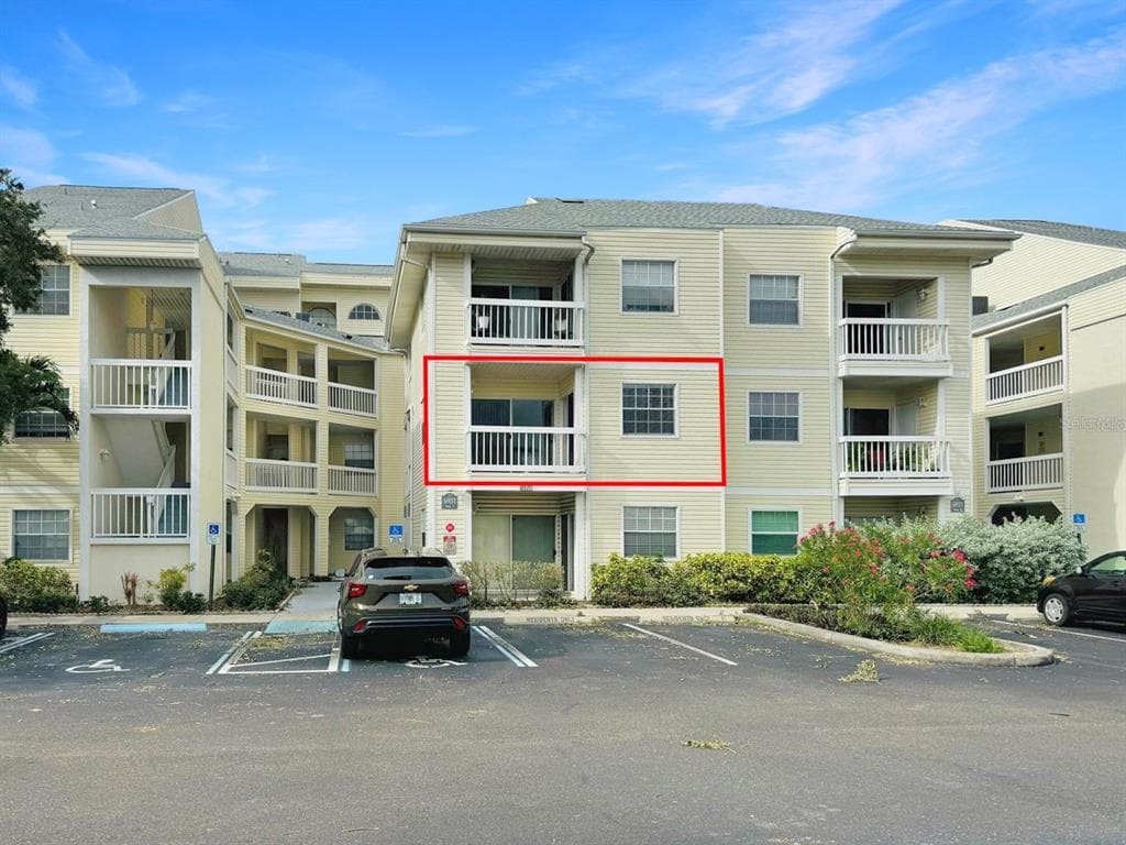 6931 STONES THROW CIRCLE N UNIT 5210 - 1bd/1ba - $144,999 - ST PETERSBURG, FL