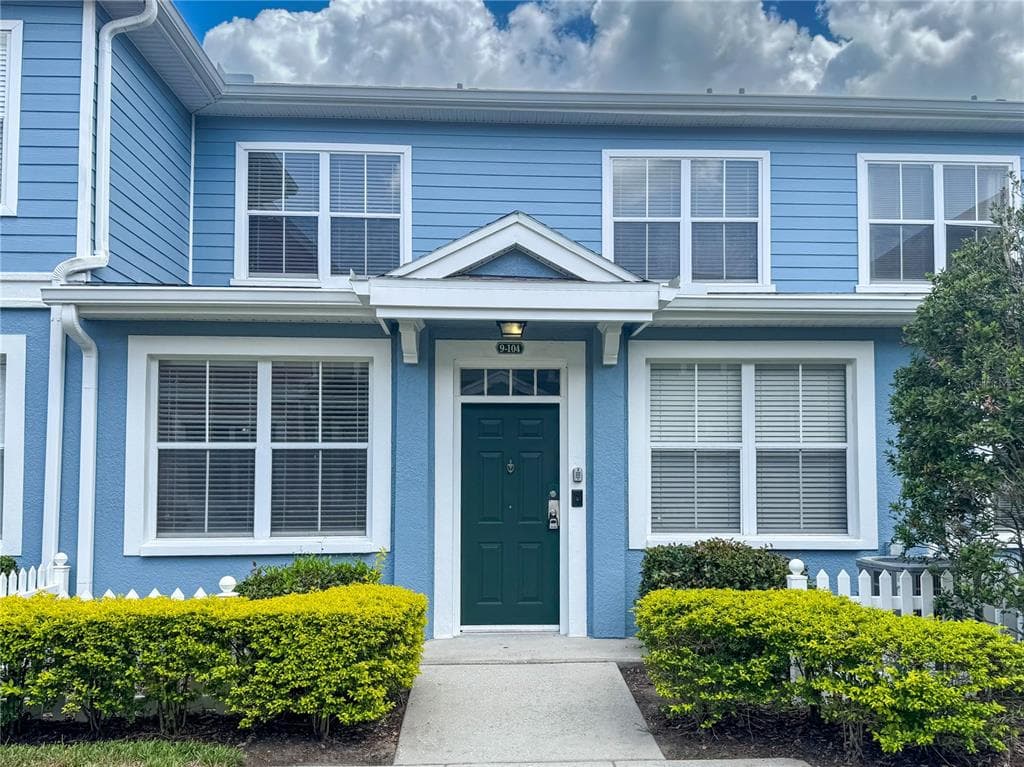 4011 VENETIAN BAY VILLAGE UNIT 104 - 3bd/2ba - $248,000 - KISSIMMEE, FL