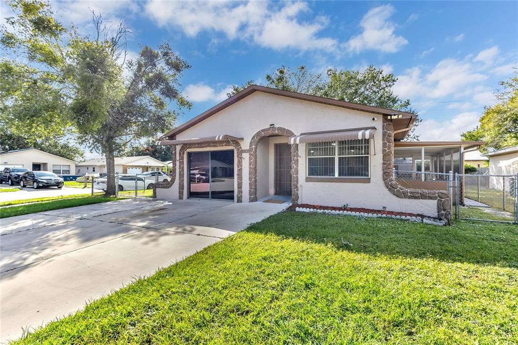 1305 MILL CREEK PLACE - 4bd/2ba - $354,999 - KISSIMMEE, FL