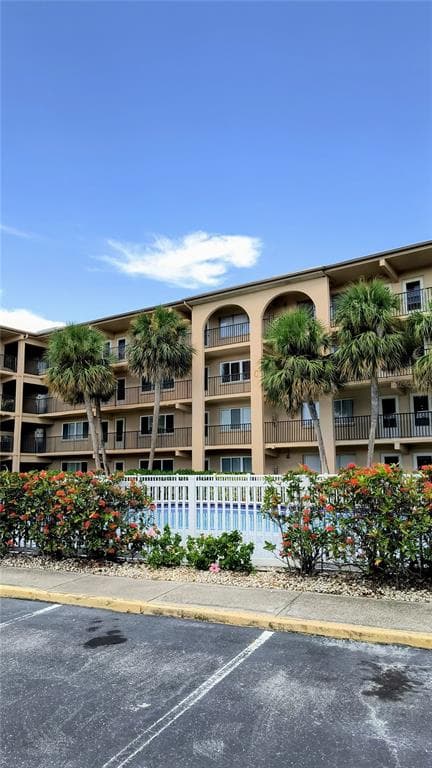 2525 W BAY DRIVE UNIT C12 - 1bd/1ba - $159,000 - BELLEAIR BLUFFS, FL