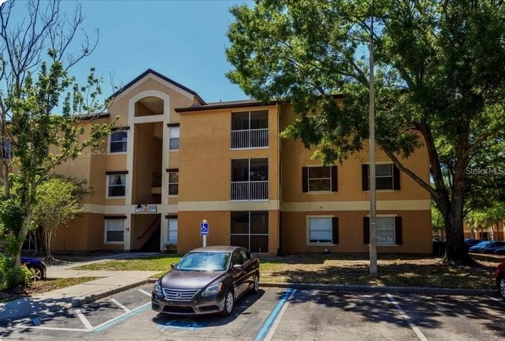 7524 SEURAT UNIT 204 - 3bd/2ba - $275,000 - ORLANDO, FL