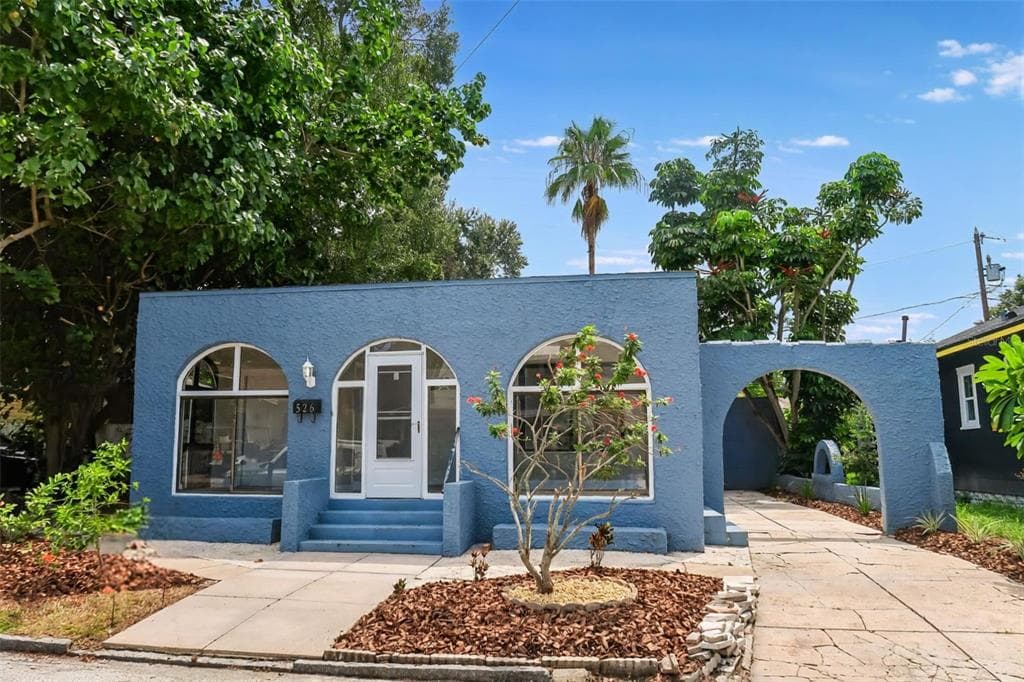 526 KIRKWOOD TERRACE N - 3bd/1ba - $499,900 - ST PETERSBURG, FL