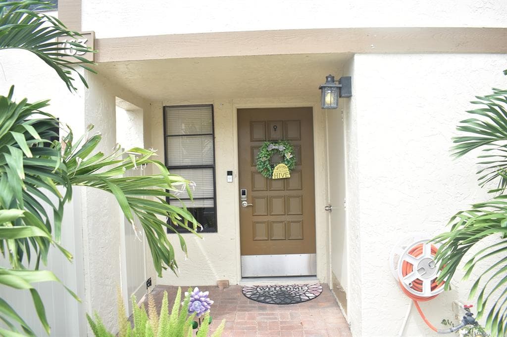 9209 SEMINOLE BOULEVARD UNIT 163 - 3bd/3ba - $320,000 - SEMINOLE, FL