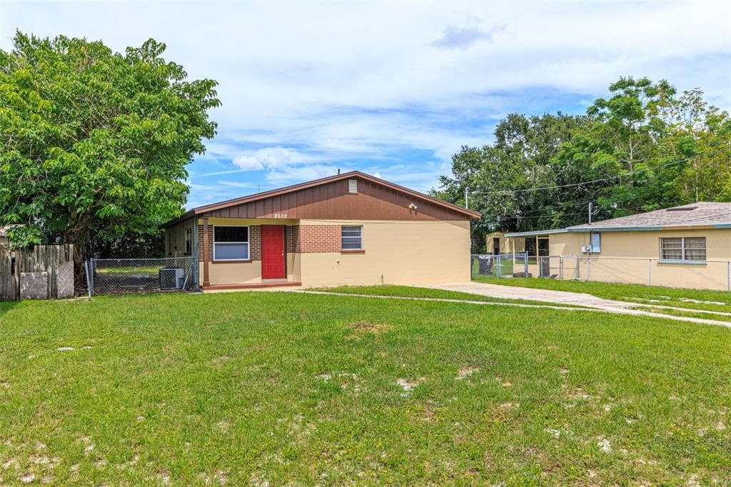 2602 SUNSHINE DRIVE N - 3bd/1ba - $220,900 - LAKELAND, FL