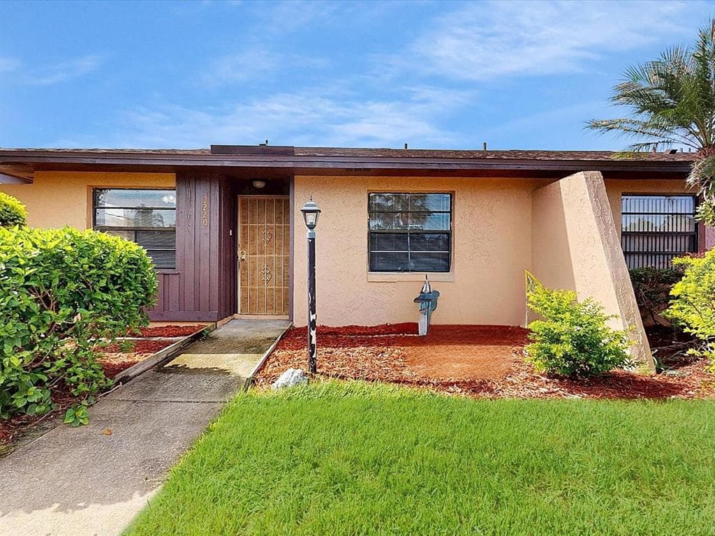 2220 BARBADOS COURT UNIT 2220 - 2bd/2ba - $190,000 - KISSIMMEE, FL