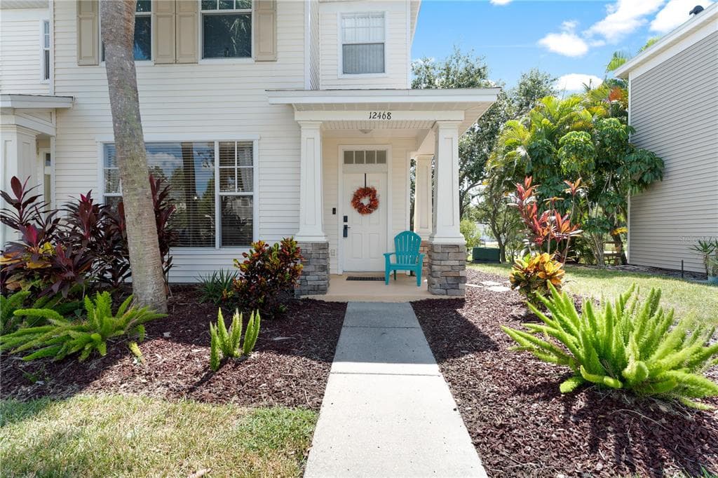 12468 COUNTRY WHITE CIRCLE - 2bd/2ba - $241,000 - TAMPA, FL