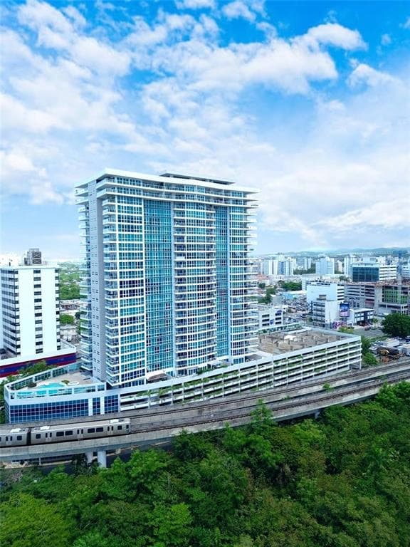 48 AVENIDA LUIS MUÑOZ RIVERA UNIT 2701 - 3bd/3ba - $825,000 - SAN JUAN, PR