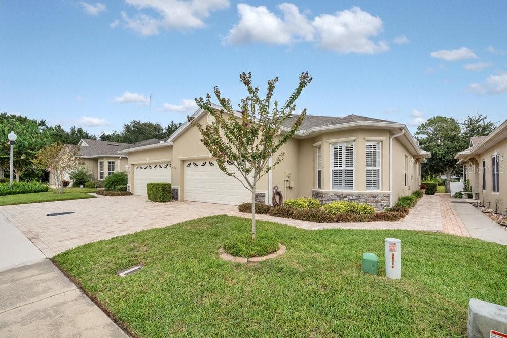 218 LAMONTE POINT COURT - 2bd/2ba - $369,900 - DEBARY, FL