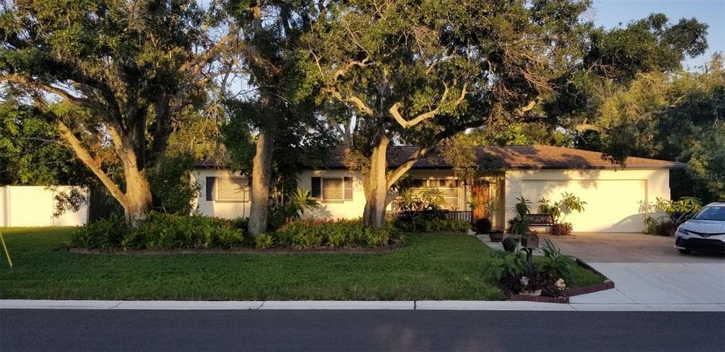 12731 106TH STREET - 3bd/2ba - $339,500 - LARGO, FL