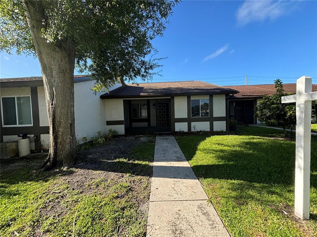 2300 BANCROFT CIRCLE S UNIT B - 2bd/2ba - $1,800 - PALM HARBOR, FL