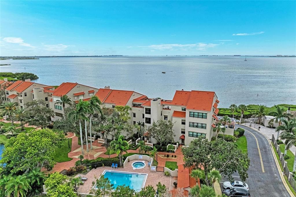 4557 BAY CLUB DRIVE UNIT 4557 - 2bd/2ba - $745,000 - BRADENTON, FL