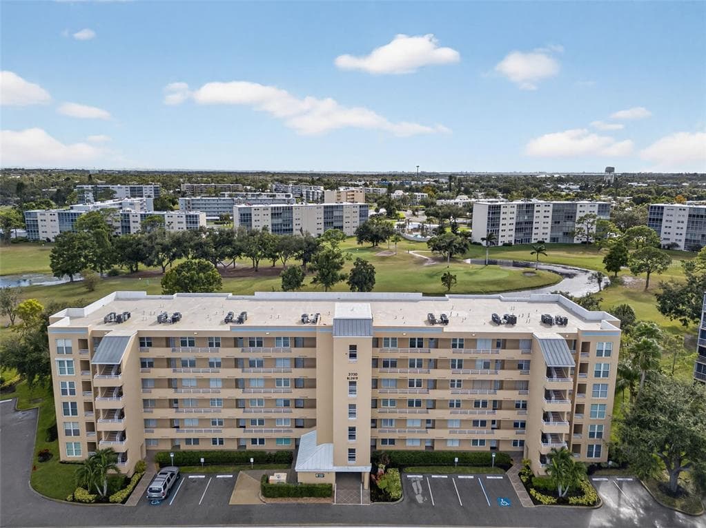 3730 PINEBROOK CIRCLE UNIT 408 - 2bd/2ba - $199,000 - BRADENTON, FL