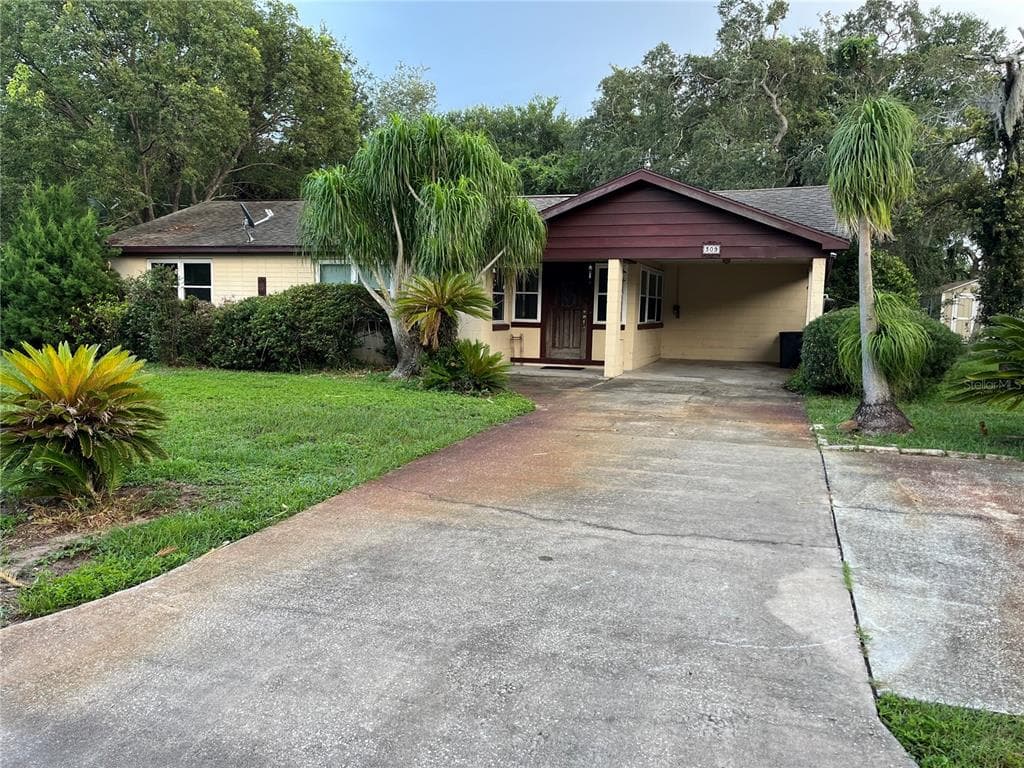309 RIVIERA DRIVE - 3bd/2ba - $269,000 - DEBARY, FL