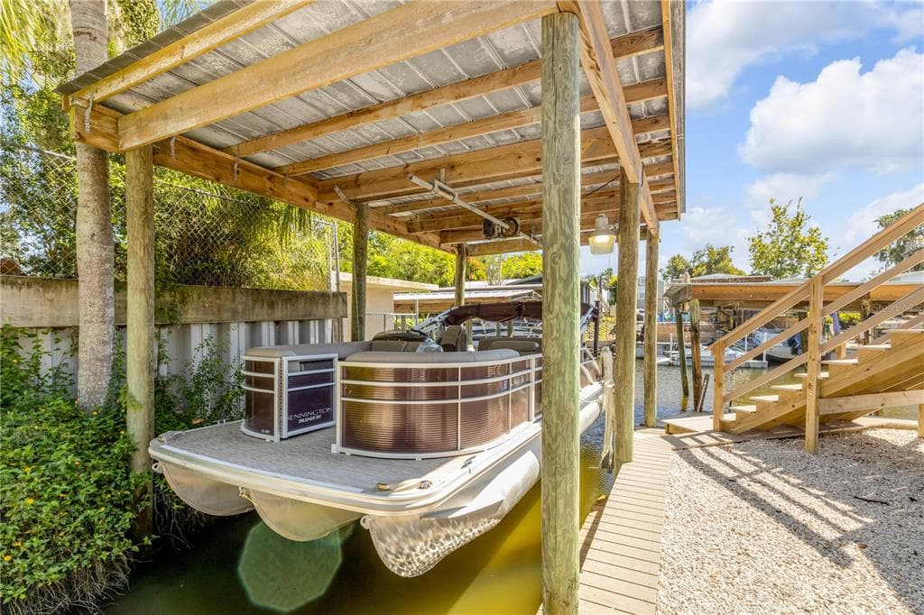 215 RANDLE AVENUE - Interior/Exterior Photo 5 - OAK HILL, FL