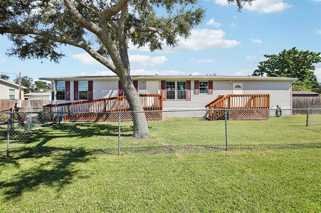 12373 TREE STREET - 3bd/2ba - $349,000 - LARGO, FL