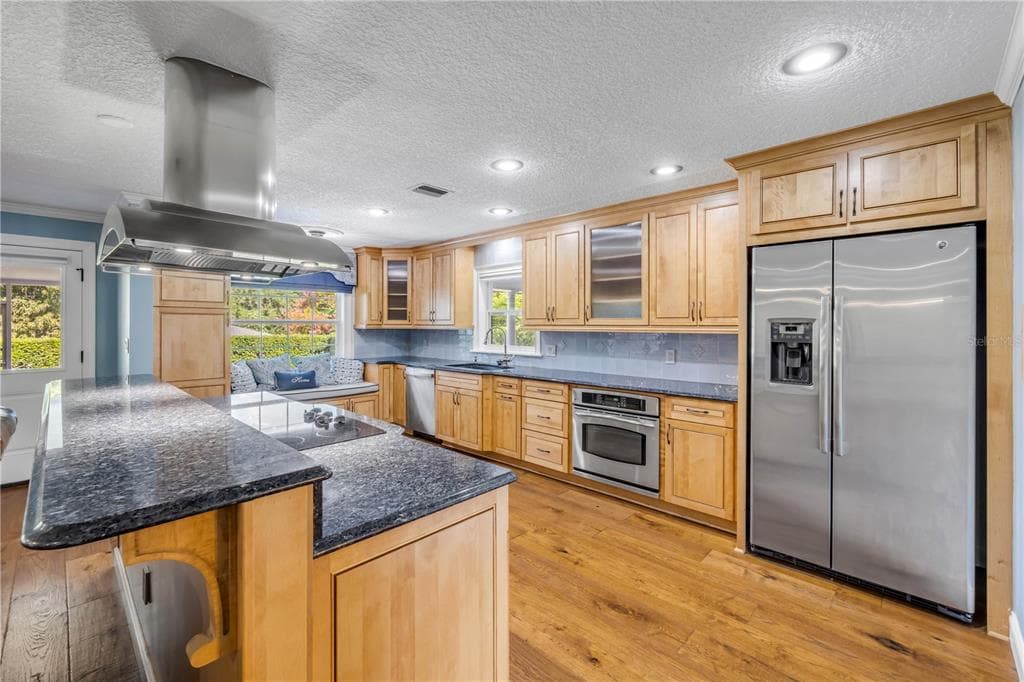 317 OAK HILL DRIVE - Interior/Exterior Photo 3 - ALTAMONTE SPRINGS, FL