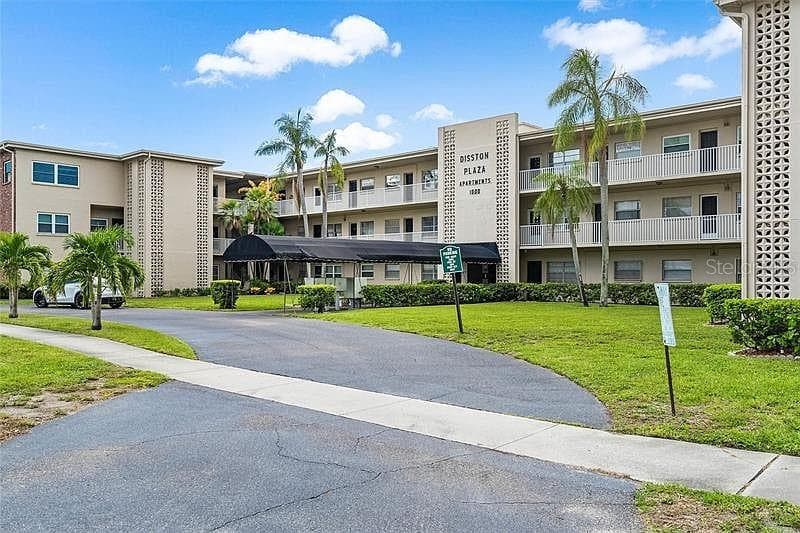 1000 49TH STREET N UNIT 311 - 1bd/1ba - $99,500 - ST PETERSBURG, FL