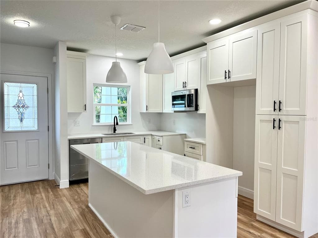 8112 N GREENWOOD AVENUE - Interior/Exterior Photo 2 - TAMPA, FL