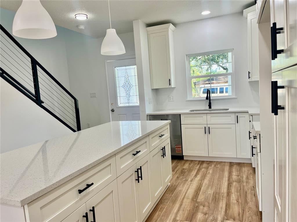 8112 N GREENWOOD AVENUE - Interior/Exterior Photo 3 - TAMPA, FL