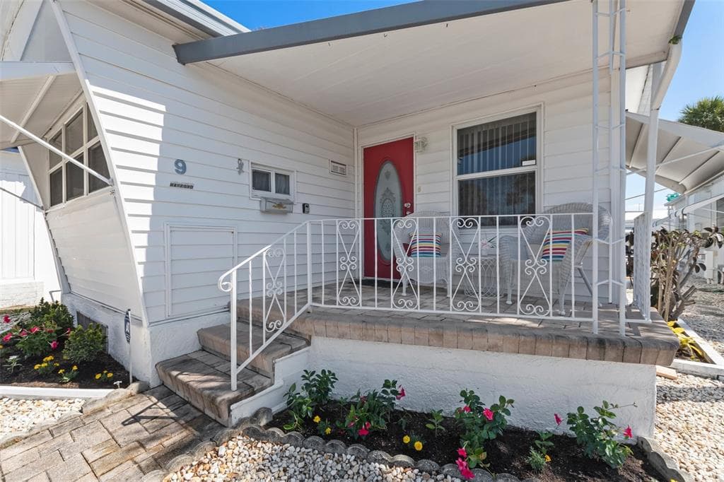 4851 W GANDY BOULEVARD UNIT B7L9 - 1bd/1ba - $125,000 - TAMPA, FL