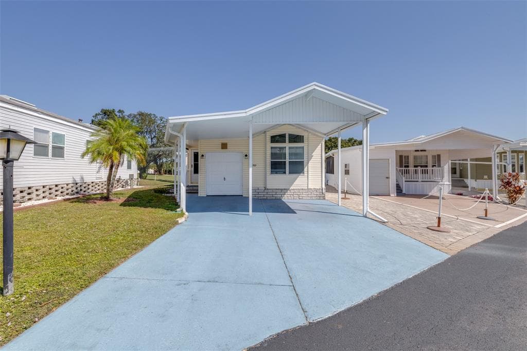 389 GOLFVIEW DRIVE UNIT 389 - 3bd/2ba - $155,000 - DAVENPORT, FL