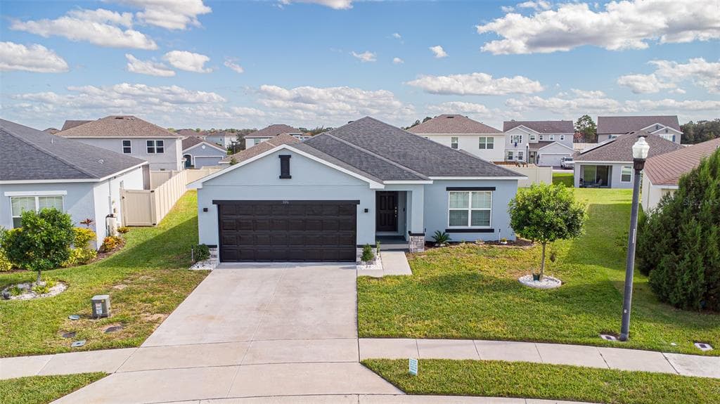 596 MEADOW BEND DRIVE - 3bd/2ba - $348,500 - DAVENPORT, FL