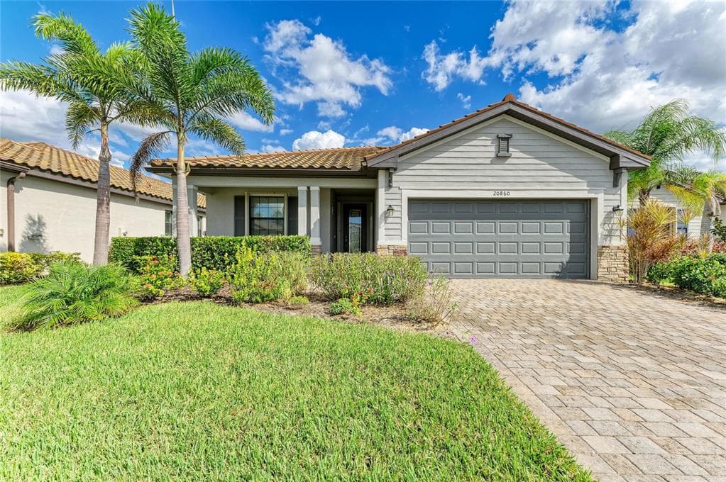 20860 CATTAIL BOULEVARD - 3bd/3ba - $450,000 - VENICE, FL