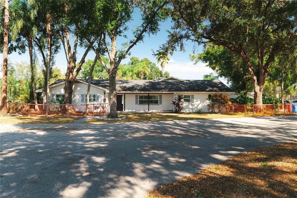 15509 CASEY ROAD - 4bd/3ba - $1,750,000 - TAMPA, FL