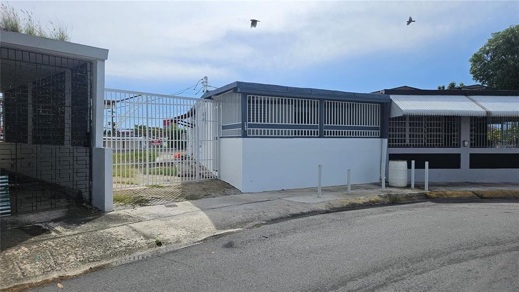 null - Interior/Exterior Photo 2 - SAN JUAN, PR