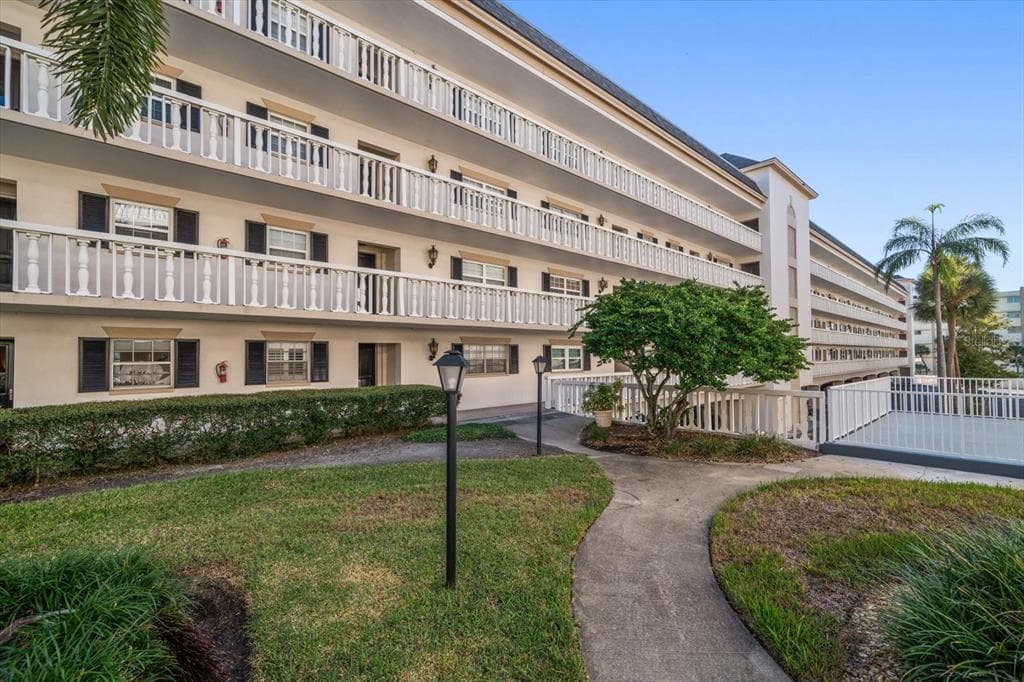131 BLUFF VIEW DRIVE UNIT 104 - Interior/Exterior Photo 4 - BELLEAIR BLUFFS, FL