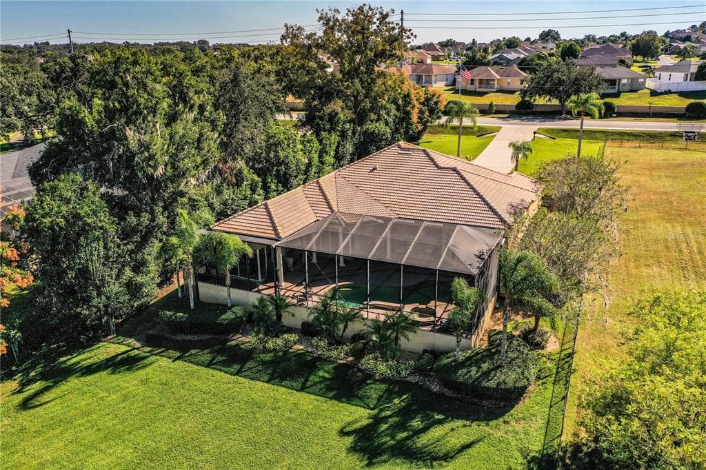 2918 CLUBHOUSE ROAD - Interior/Exterior Photo 3 - LAKELAND, FL