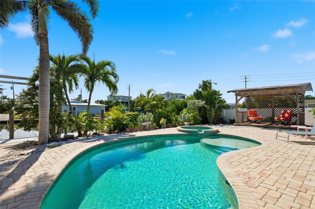 503 65TH STREET - Interior/Exterior Photo 2 - HOLMES BEACH, FL