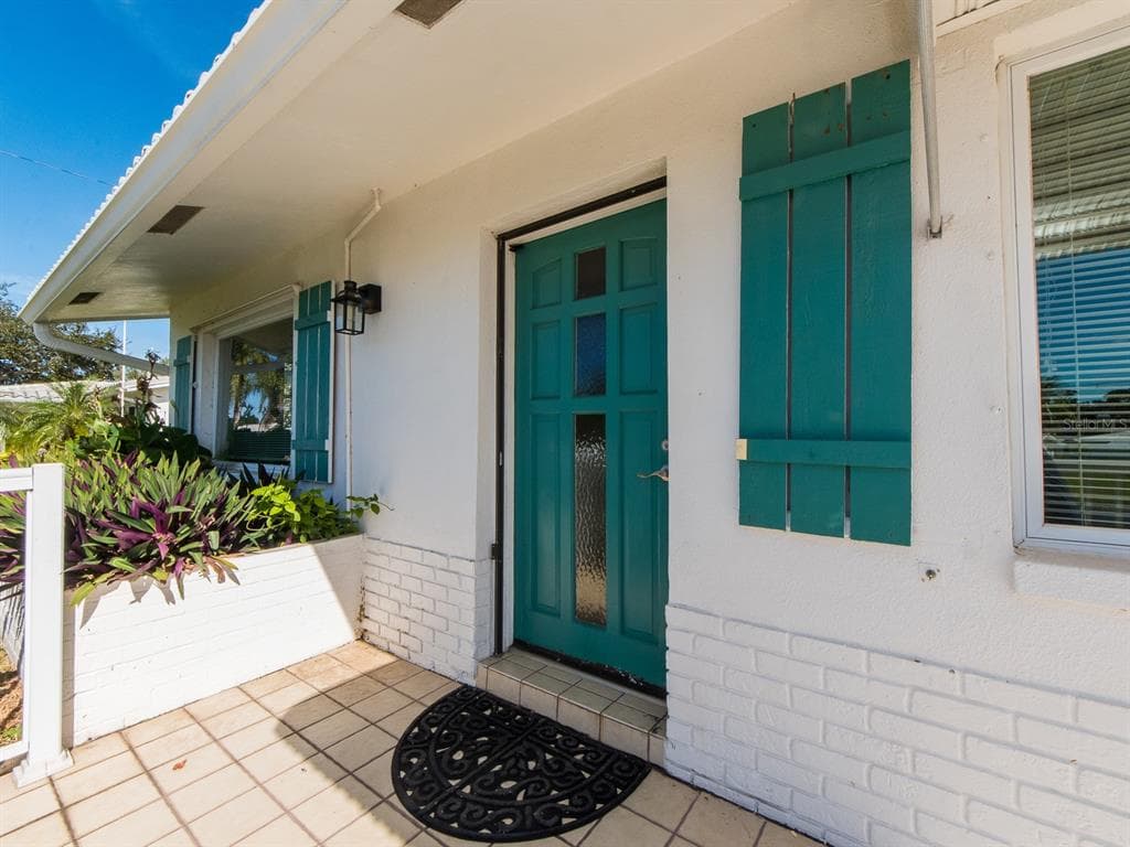 9157 140TH WAY - Interior/Exterior Photo 3 - SEMINOLE, FL