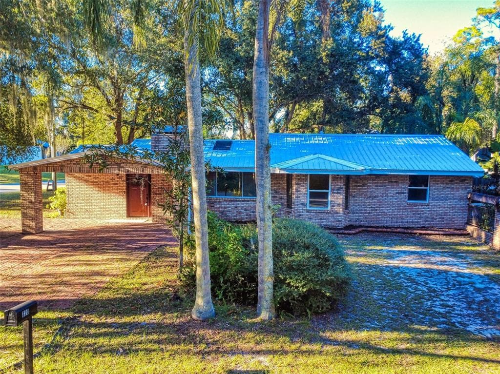 320 GARDENIA AVENUE - Interior/Exterior Photo 2 - DEBARY, FL