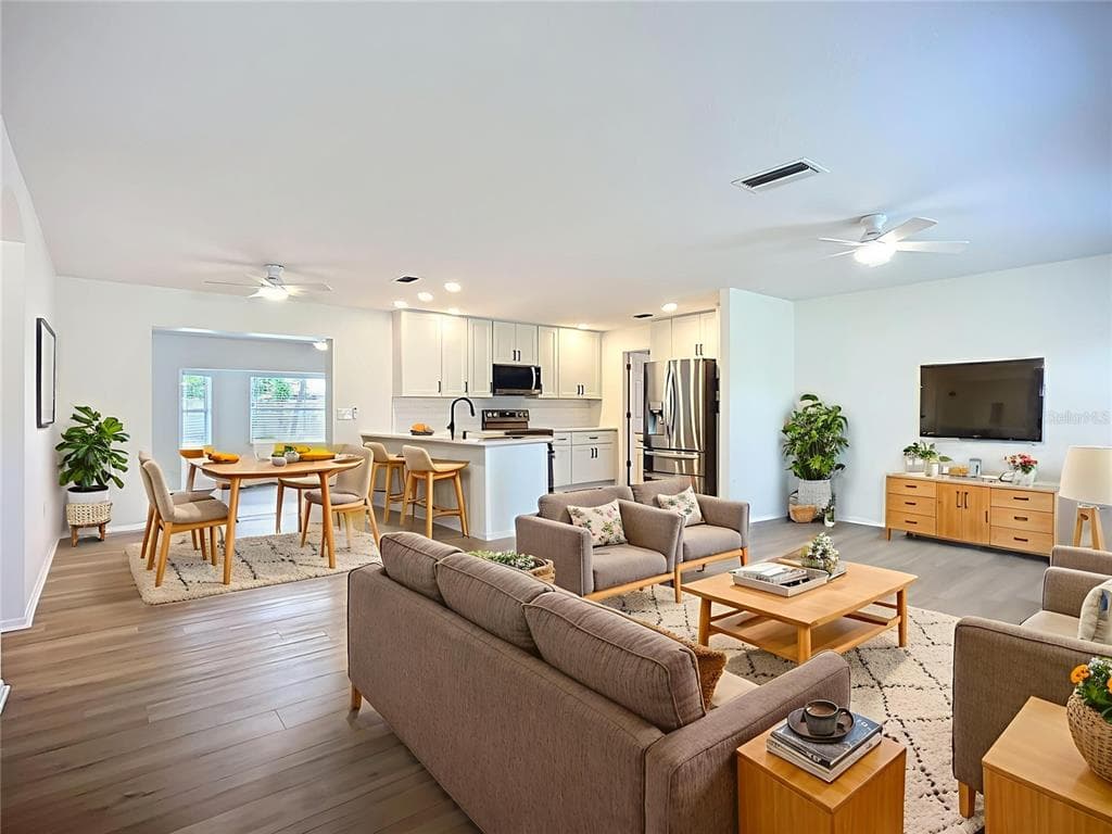 2809 TAUNTON DRIVE W - Interior/Exterior Photo 4 - BRADENTON, FL