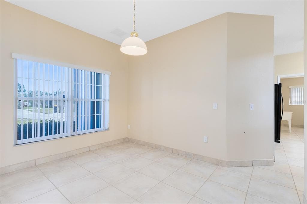 302 ERIE DRIVE - Interior/Exterior Photo 5 - POINCIANA, FL