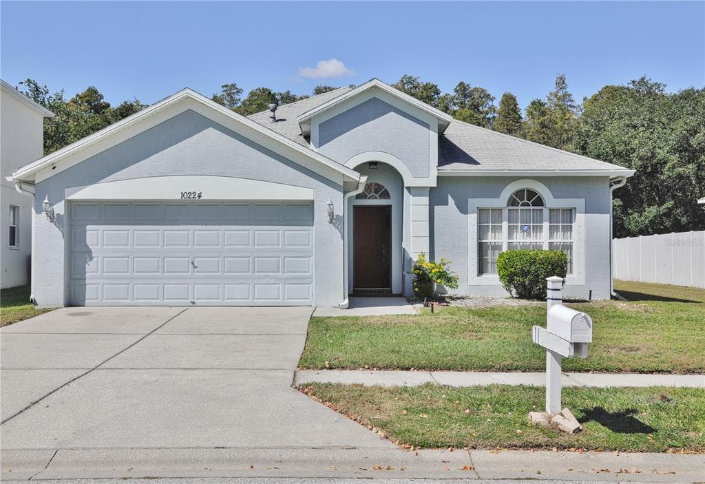 10224 GRANT CREEK DRIVE - 4bd/2ba - $415,000 - TAMPA, FL