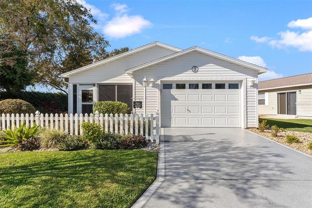 2670 SUFFOLK STREET - THE VILLAGES, FL - 2bd/2ba - $299,900