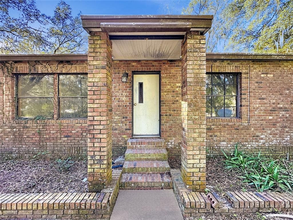 111 MULBERRY STREET - Interior/Exterior Photo 5 - PALATKA, FL