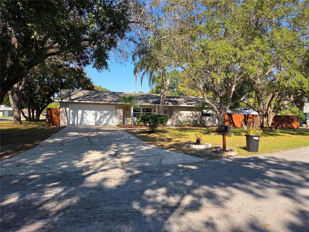 3715 DALE COURT - Interior/Exterior Photo 3 - MOUNT DORA, FL