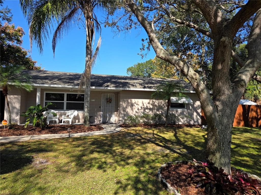 3715 DALE COURT - Interior/Exterior Photo 4 - MOUNT DORA, FL