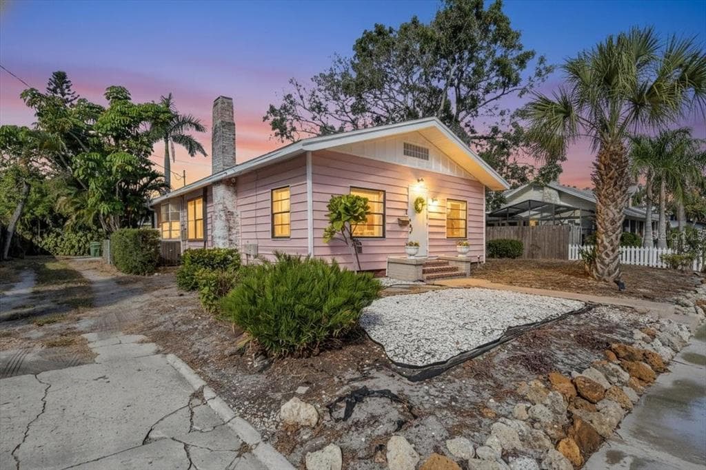 610 22ND STREET W - Interior/Exterior Photo 3 - BRADENTON, FL