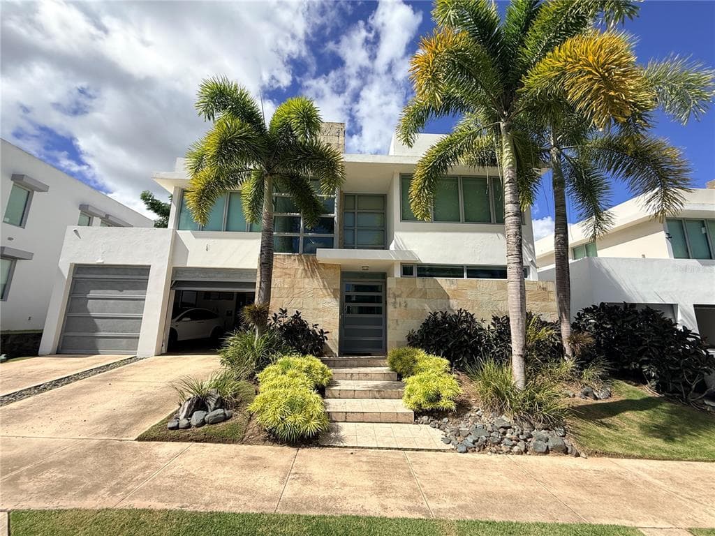 Senderos en Montehiedra COBALTO UNIT 12 - Interior/Exterior Photo 2 - SAN JUAN, PR