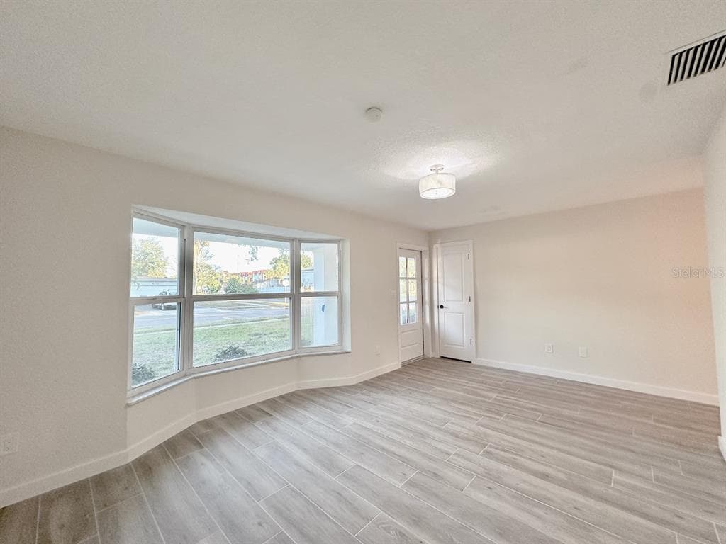 4700 CHANCELLOR STREET NE - Interior/Exterior Photo 4 - ST PETERSBURG, FL