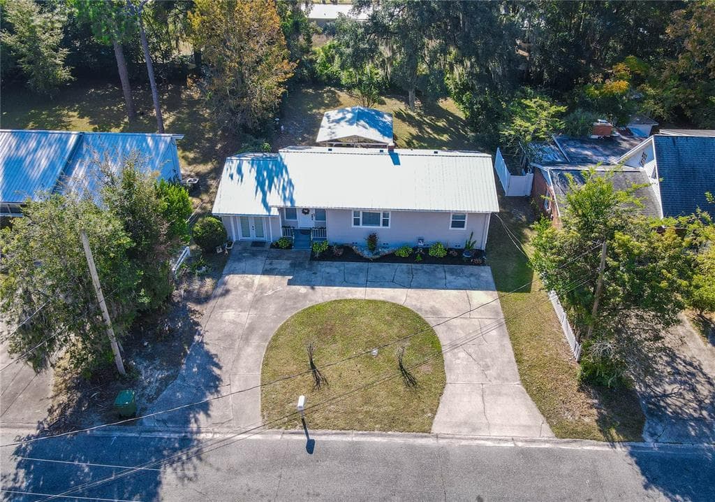 2207 LAUREL STREET - Interior/Exterior Photo 2 - PALATKA, FL