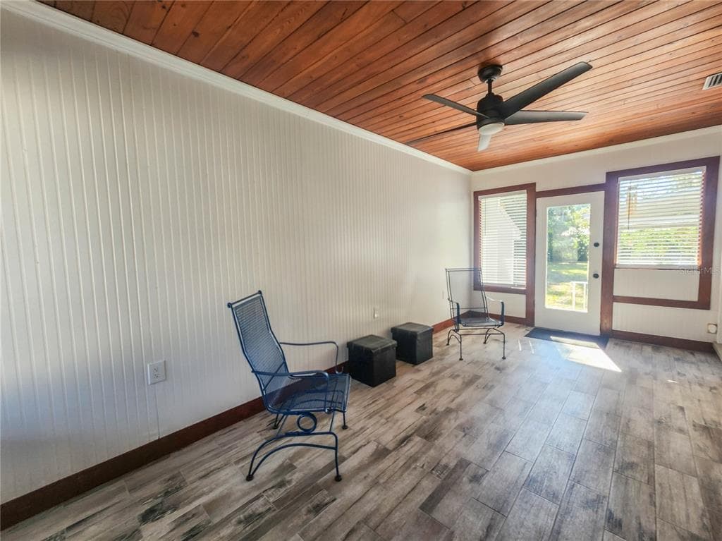 2207 LAUREL STREET - Interior/Exterior Photo 4 - PALATKA, FL