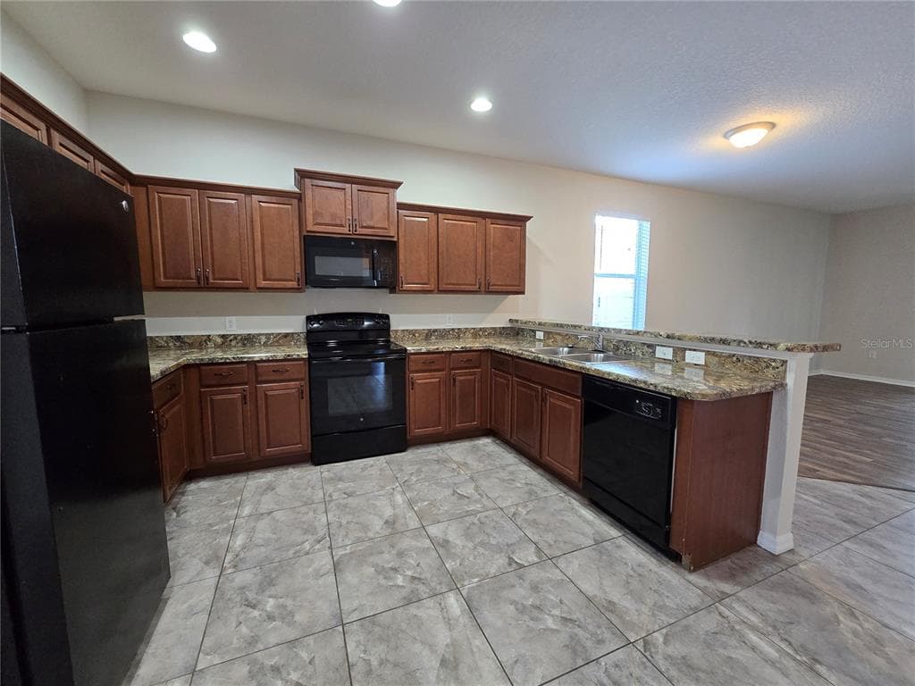 856 KRENSON WOODS LANE - Interior/Exterior Photo 5 - LAKELAND, FL